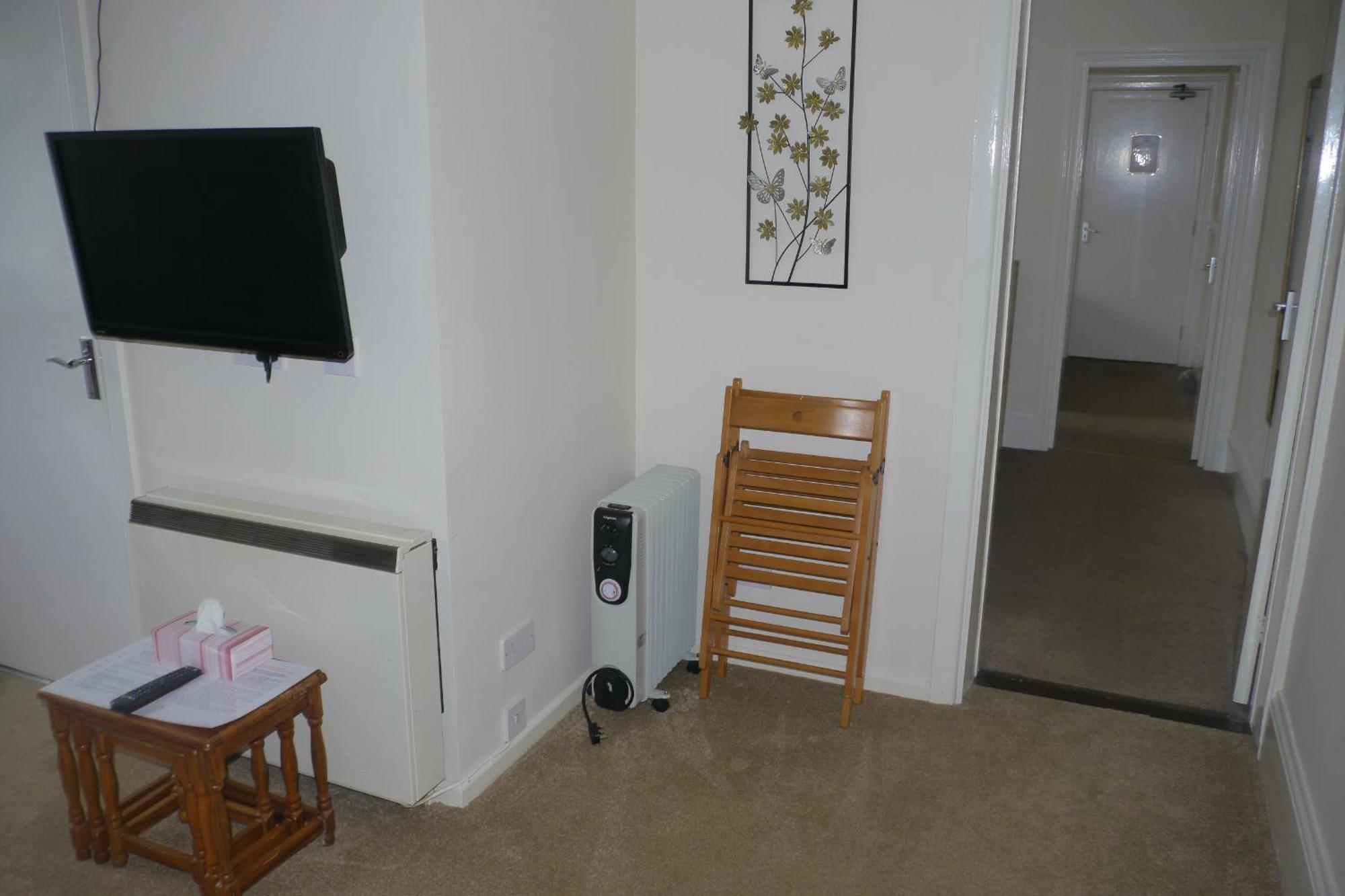 Broadshade Apartment *